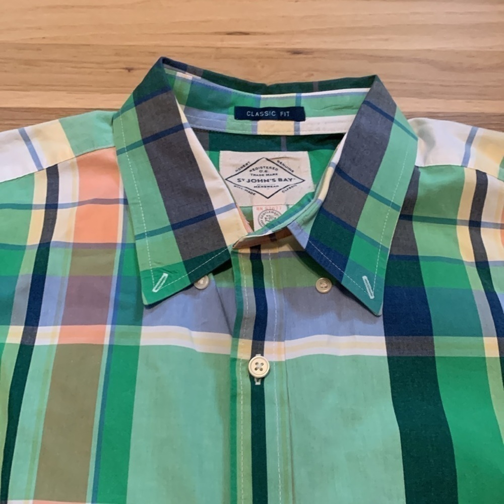 St. John’s Bay Classic Fit Button Down Collared Short Sleeve Plaid Shirt Men’s L - Picture 3 of 11